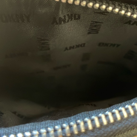 DKNY Gigi Flight Crossbody Bag Color-Black Size- 8 1/2” x 6 1/2” NWT - Picture 5 of 7